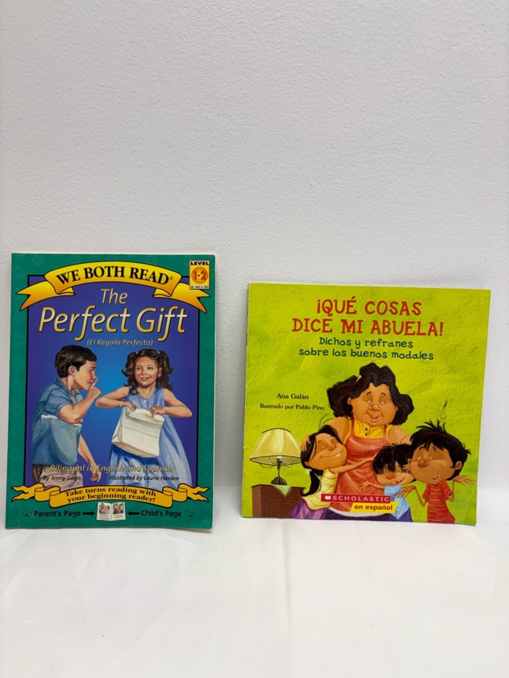 English & Spanish Bilingual Kids books set level 1-2 both read child & parent